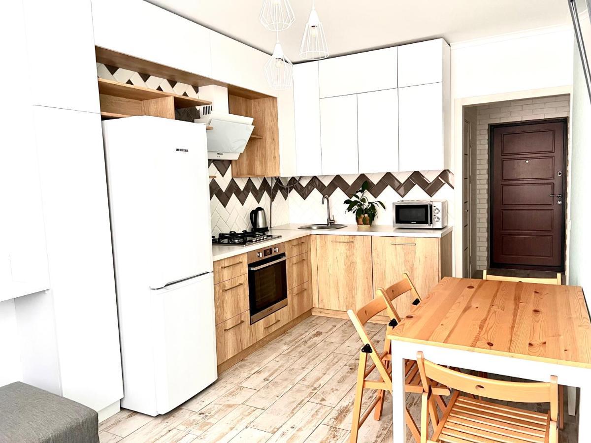 Osapart Cozy Apartment In A Complex Semycvit Lviv Bagian luar foto