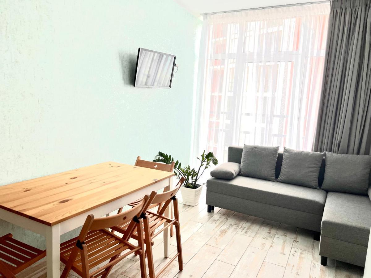 Osapart Cozy Apartment In A Complex Semycvit Lviv Bagian luar foto