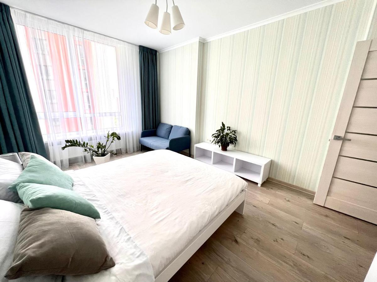 Osapart Cozy Apartment In A Complex Semycvit Lviv Bagian luar foto