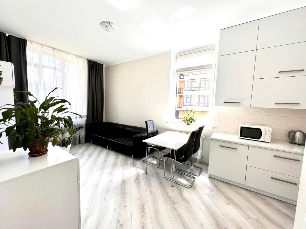 Osapart Cozy Apartment In A Complex Semycvit Lviv Bagian luar foto