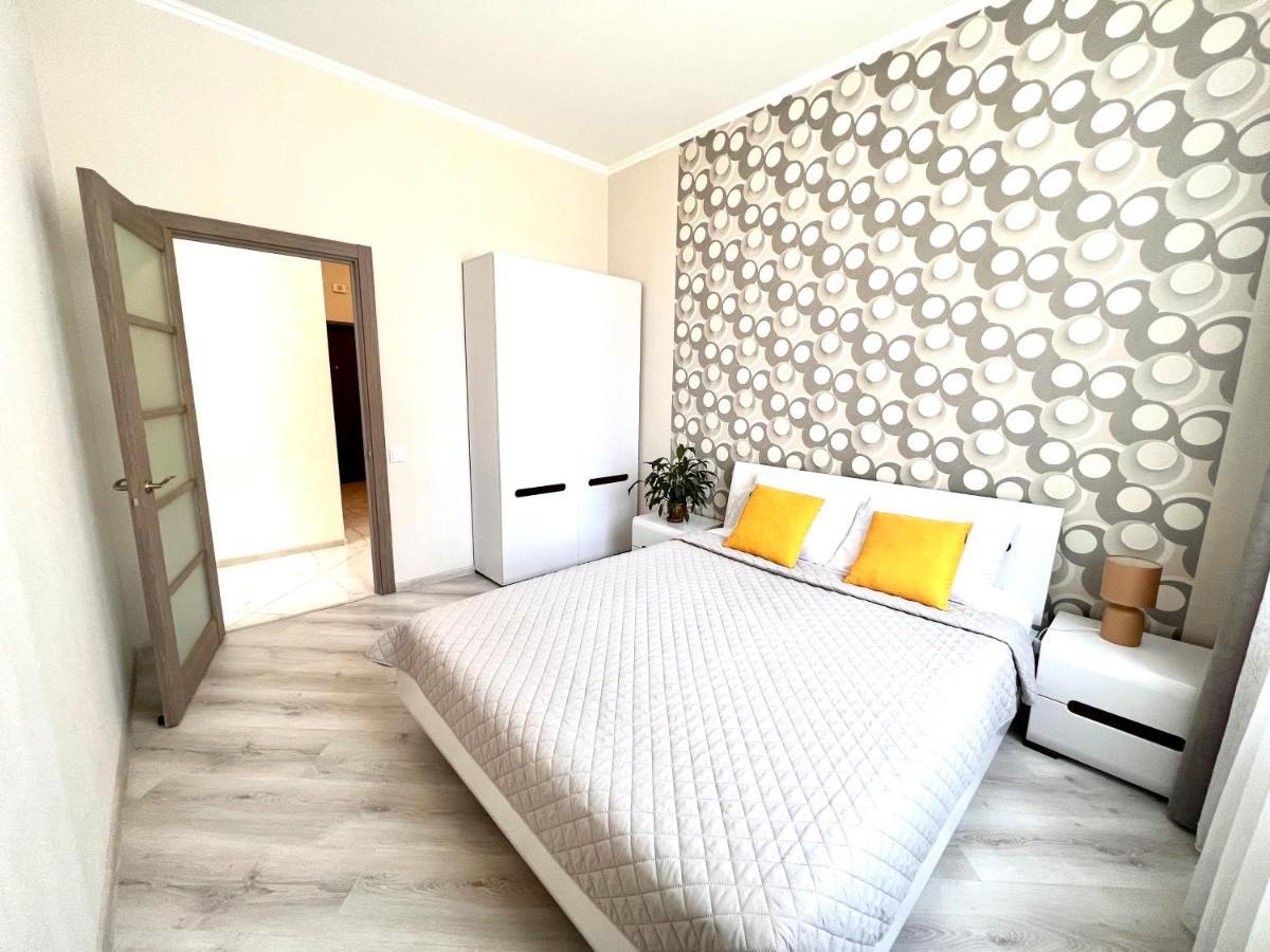 Osapart Cozy Apartment In A Complex Semycvit Lviv Bagian luar foto
