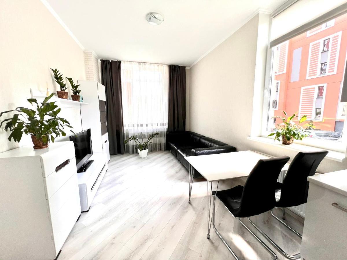 Osapart Cozy Apartment In A Complex Semycvit Lviv Bagian luar foto