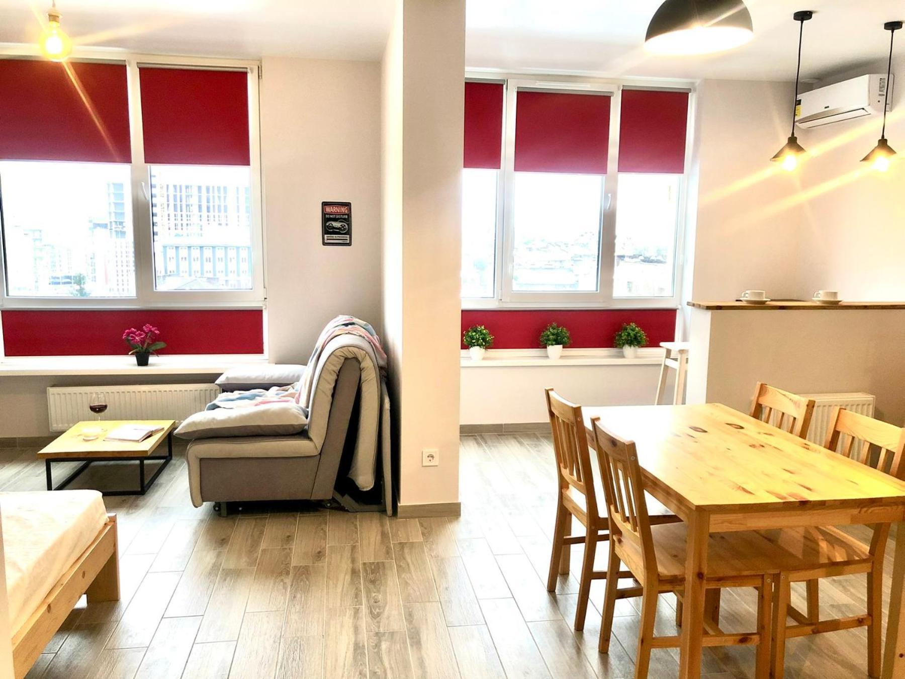 Osapart Cozy Apartment In A Complex Semycvit Lviv Bagian luar foto