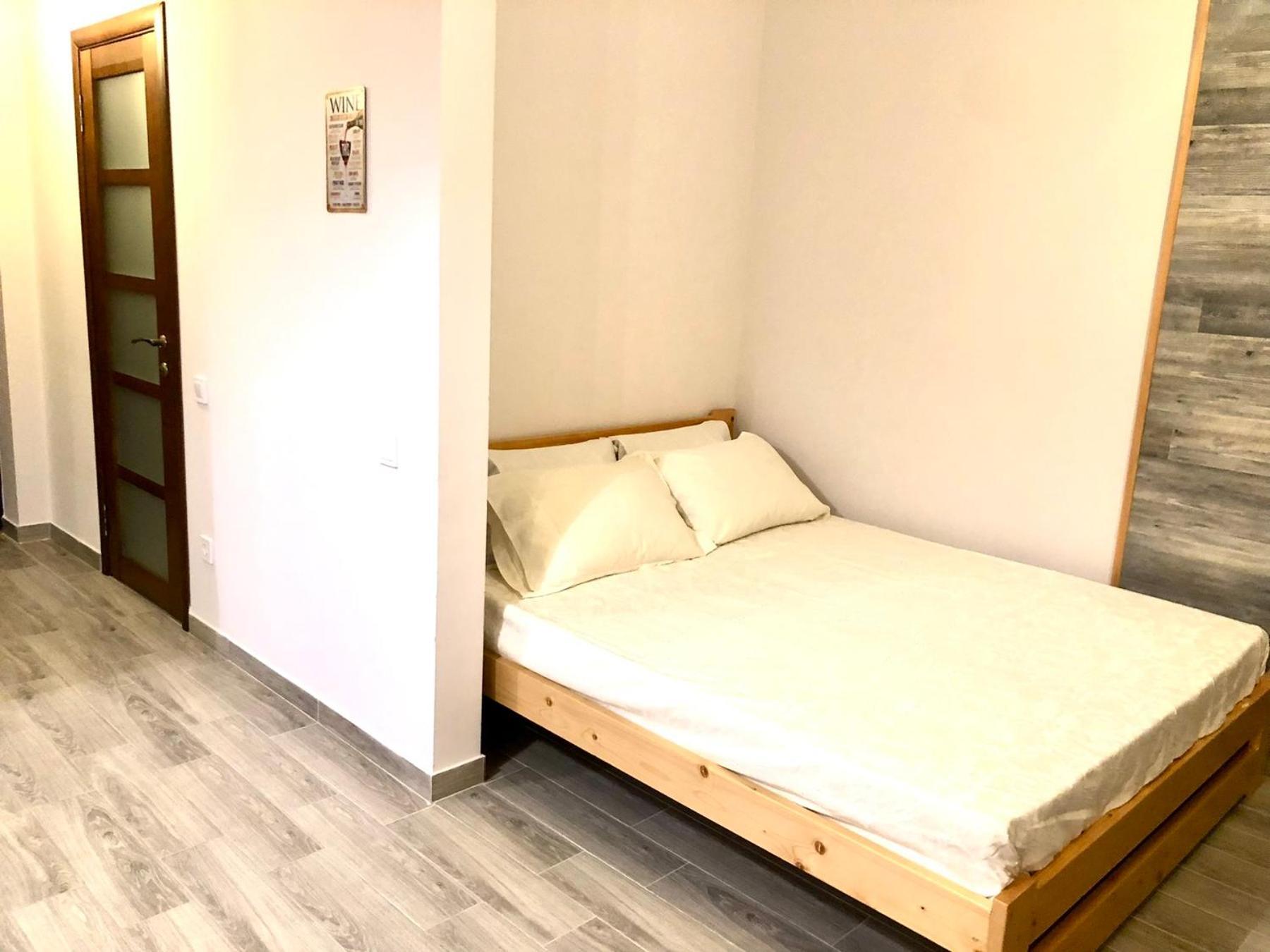 Osapart Cozy Apartment In A Complex Semycvit Lviv Bagian luar foto